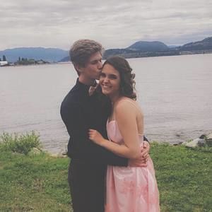 Meet your Posher, Rayne